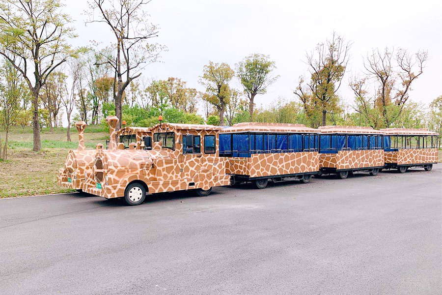 Halbgeschlossene Waggons im Back-to-Back-Stil, 24 elegante, große, gleislose Sightseeing-Züge