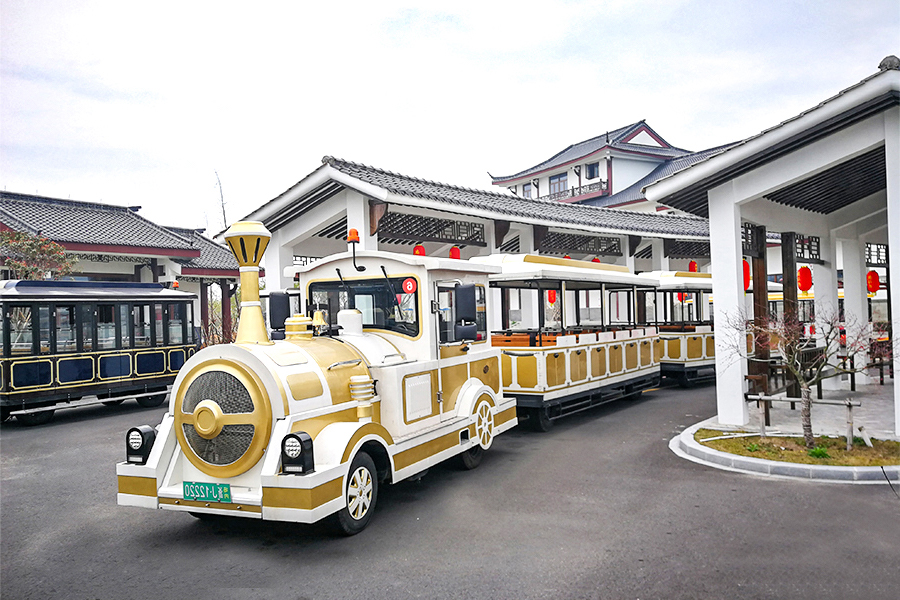 Halbgeschlossener Wagen 28 eleganter großer gleisloser Sightseeing-Zug